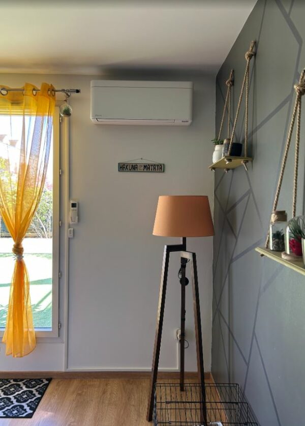 Photo suite à la pose et l'installation d'une pompe à chaleur dans un appartement du 95